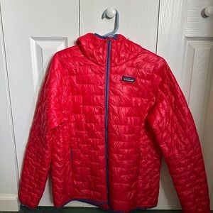 Patagonia Women’s Red Micro Puff Jacket Large NWT